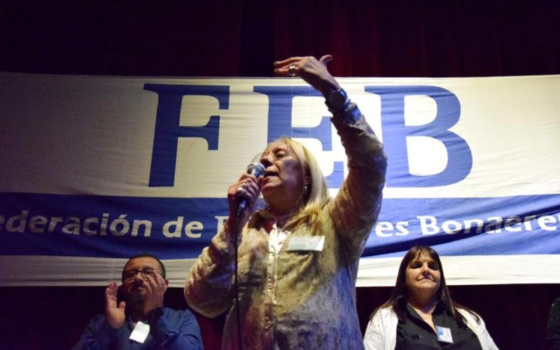 Liliana Olivera, presidenta de la FEB: "Un docente cobra $945.980"