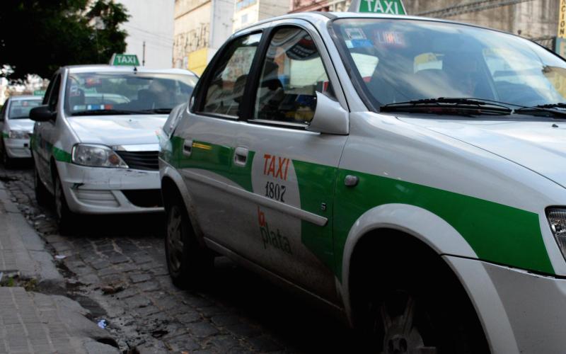Taxistas presionan al Consejo Deliberante para que defina la situaci&oacute;n de las aplicaciones