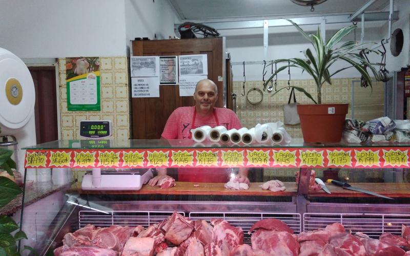 Luis, carnicer&iacute;a Don A: "Tenemos menos ventas que en el mundial de Qatar, la gente mide el bolsillo"